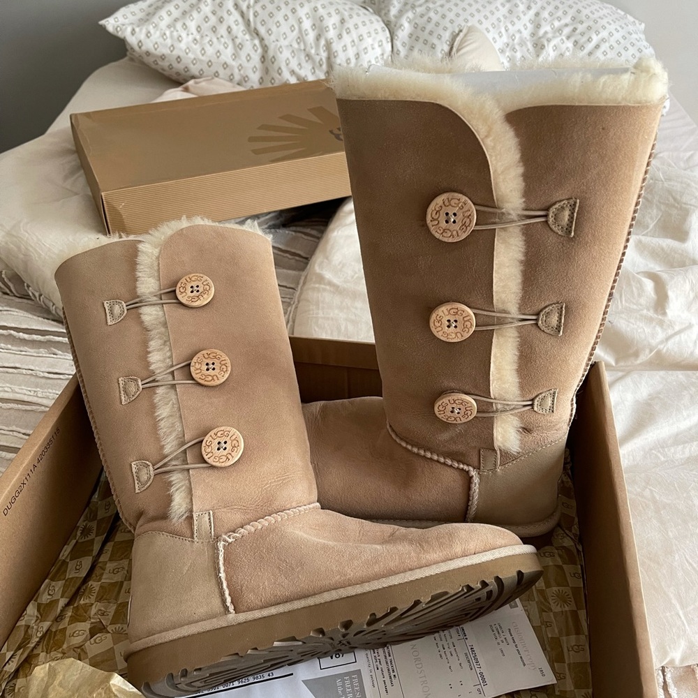 Tall ugg boots